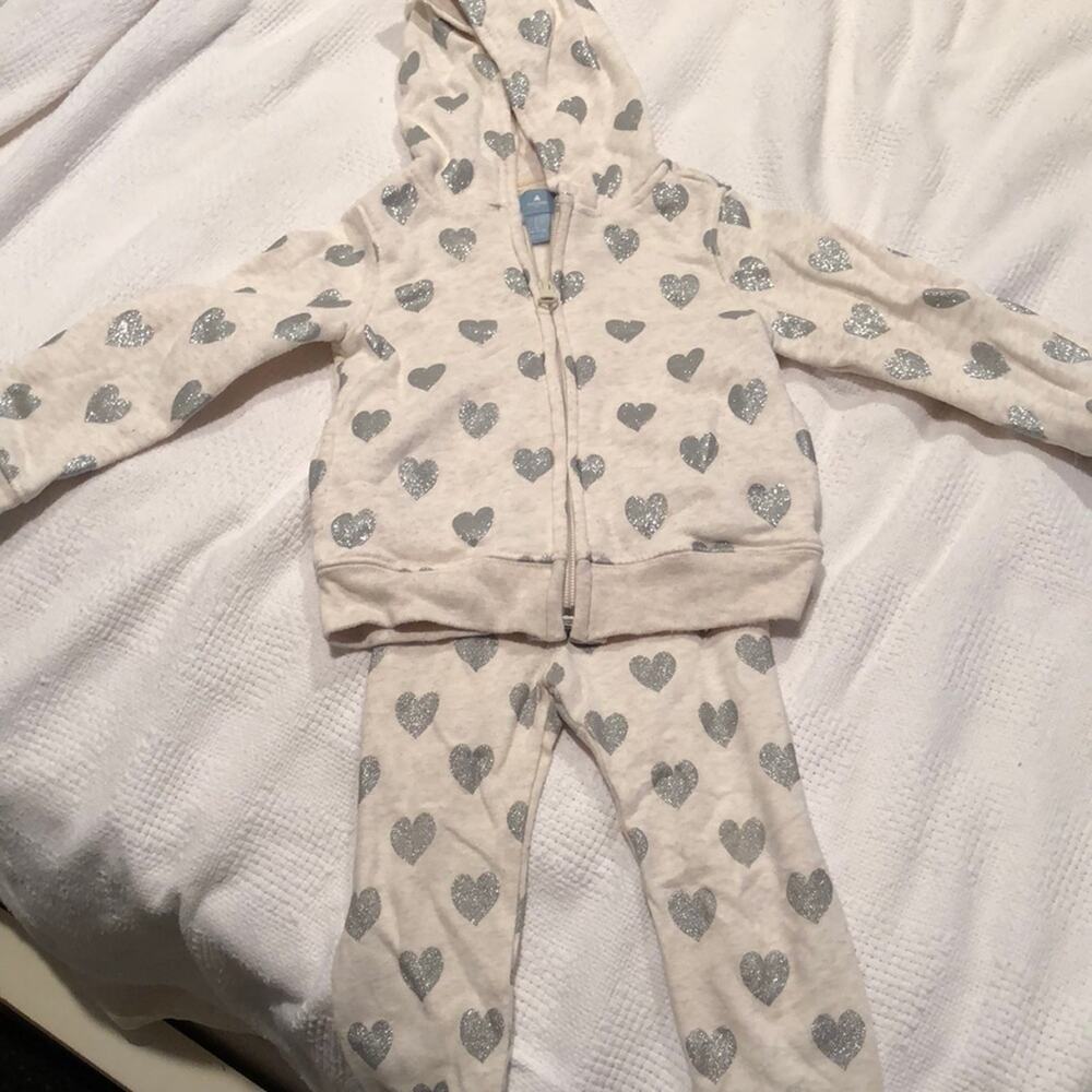 Baby gap shimmer heart sweatsuit 2t worn once